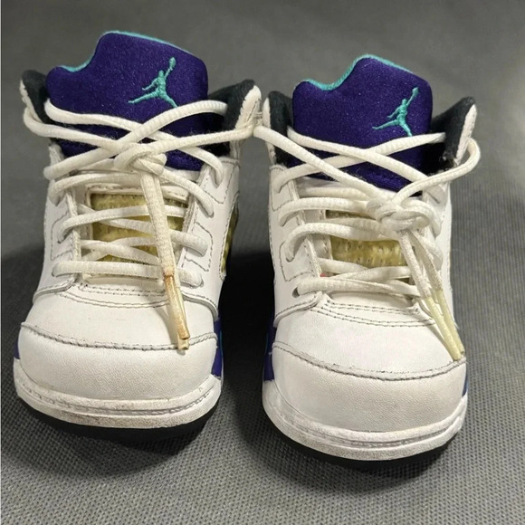 Nike Air Jordan 5 Retro TD Grape White Purple Sneaker - Picture 4 of 9